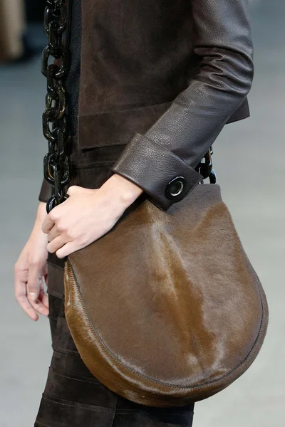 Look 25
